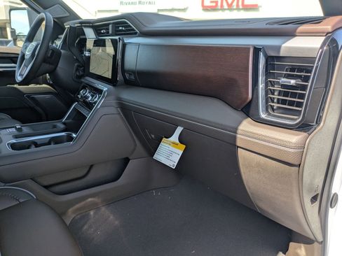 New 2025 GMC Sierra 2500 Denali w/ Denali Reserve Package image 29