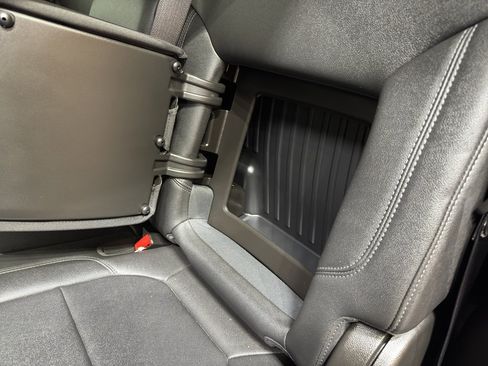 Used 2021 Chevrolet Silverado 1500 LT Trail Boss w/ Convenience Package II image 13