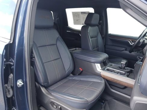 Used 2023 Chevrolet Silverado 1500 High Country w/ High Country Premium Package AWD/4WD image 29