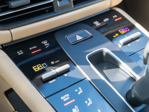 Used 2026 Porsche Macan image 22