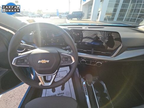 Used 2025 Chevrolet Trax LT w/ Driver Confidence Package image 13