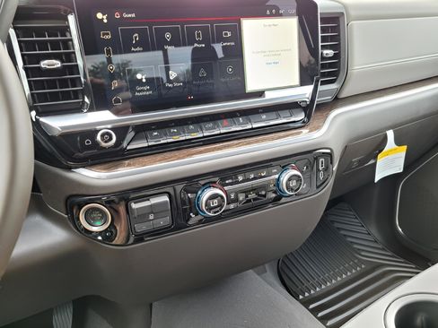 New 2025 GMC Sierra 1500 SLE w/ Preferred Package image 32