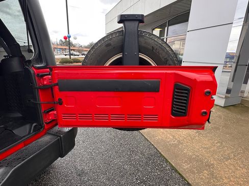 Used 2016 Jeep Wrangler Unlimited Sport w/ Quick Order Package 24S image 9