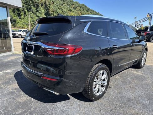 Used 2021 Buick Enclave Avenir w/ Avenir Technology Package image 4