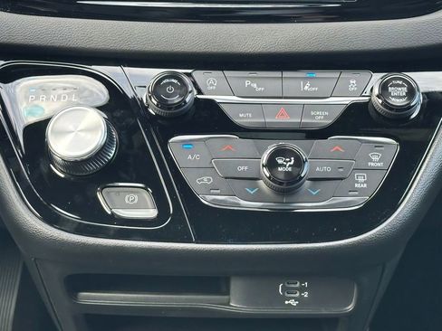 New 2026 Chrysler Voyager LX image 17