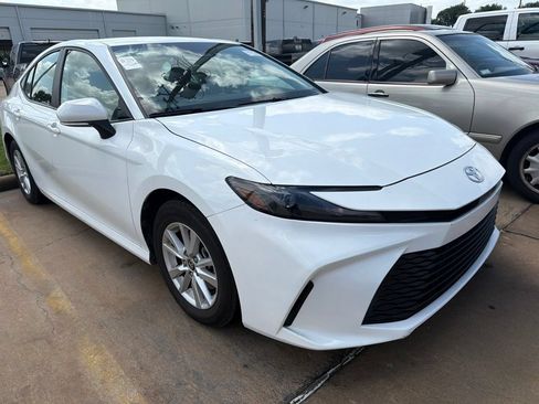 Used 2025 Toyota Camry LE w/ Convenience Package FWD image 6