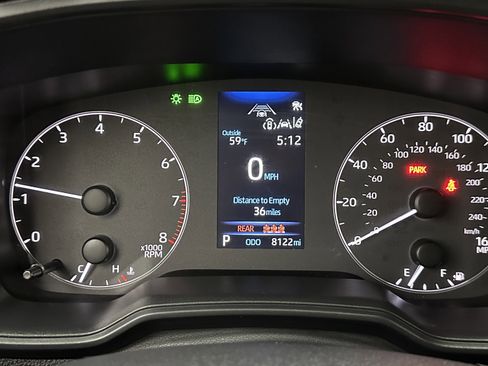 Used 2025 Toyota Corolla Cross LE image 14