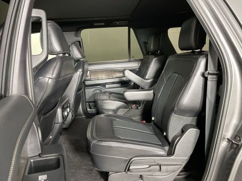 Used 2021 Ford Expedition Max Limited image 25
