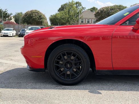 Used 2021 Dodge Challenger SXT RWD image 10