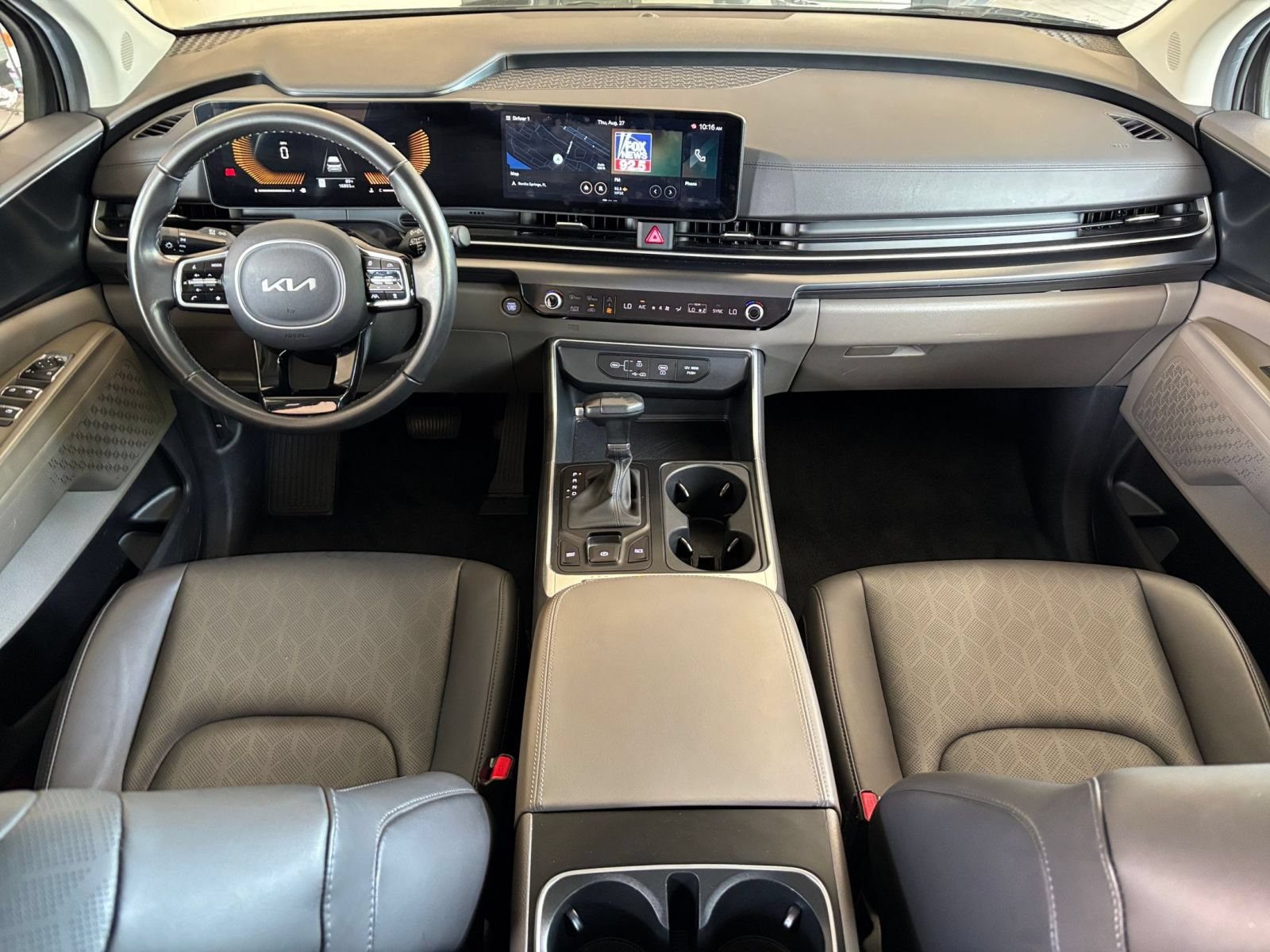 Used 2026 Kia Carnival FWD image 35