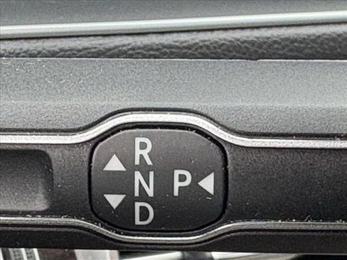 Used 2024 Mercedes-Benz GLE 350 4MATIC image 7