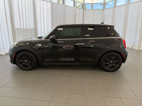 Used 2018 MINI Cooper 2-Door Hardtop FWD image 2