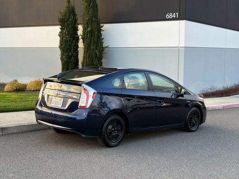 Used 2015 Toyota Prius Two image 6