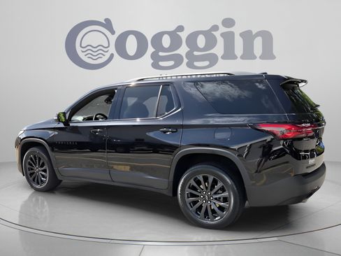 Used 2022 Chevrolet Traverse RS FWD image 3
