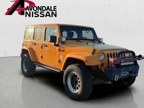 Used 2012 Jeep Wrangler Unlimited Rubicon w/ Connectivity Group AWD/4WD image 5