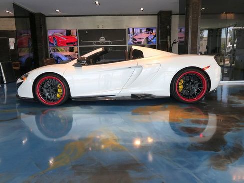 Used 2015 McLaren 650S Spider RWD image 12