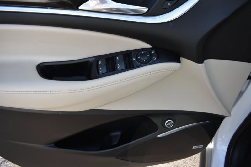Used 2020 Buick Enclave Essence w/ Sound and Sites Package AWD/4WD image 19