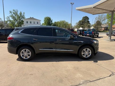 Used 2019 Buick Enclave Essence AWD/4WD image 25
