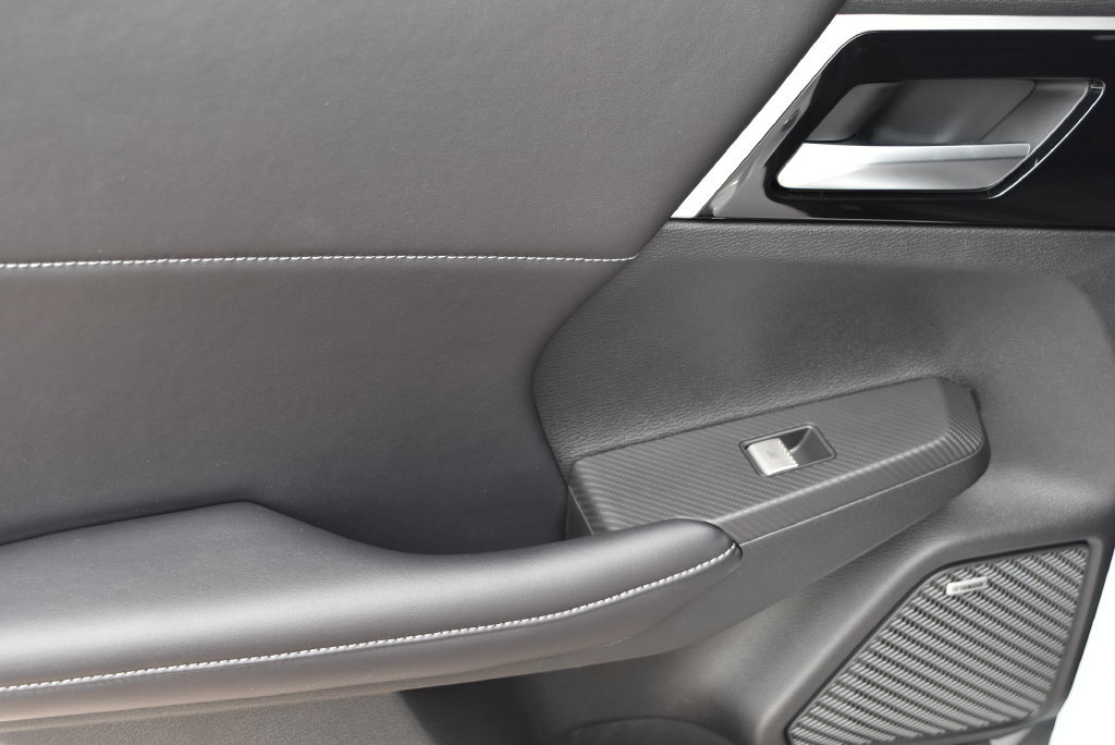 New 2025 Mitsubishi Outlander AWD image 8