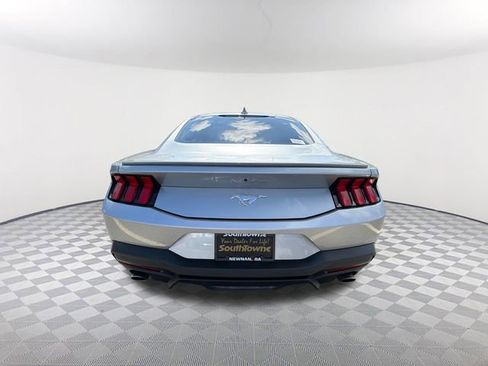 Used 2024 Ford Mustang Premium image 6