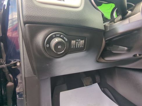 Used 2021 Jeep Compass Latitude w/ Convenience Group AWD/4WD image 14