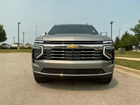 Used 2025 Chevrolet Tahoe Premier AWD/4WD image 8