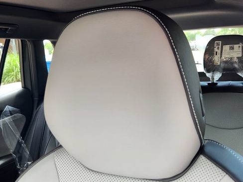 New 2026 Volkswagen Tiguan SE R-Line AWD/4WD image 12