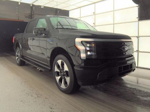 Used 2023 Ford F150 Lightning Platinum image 4