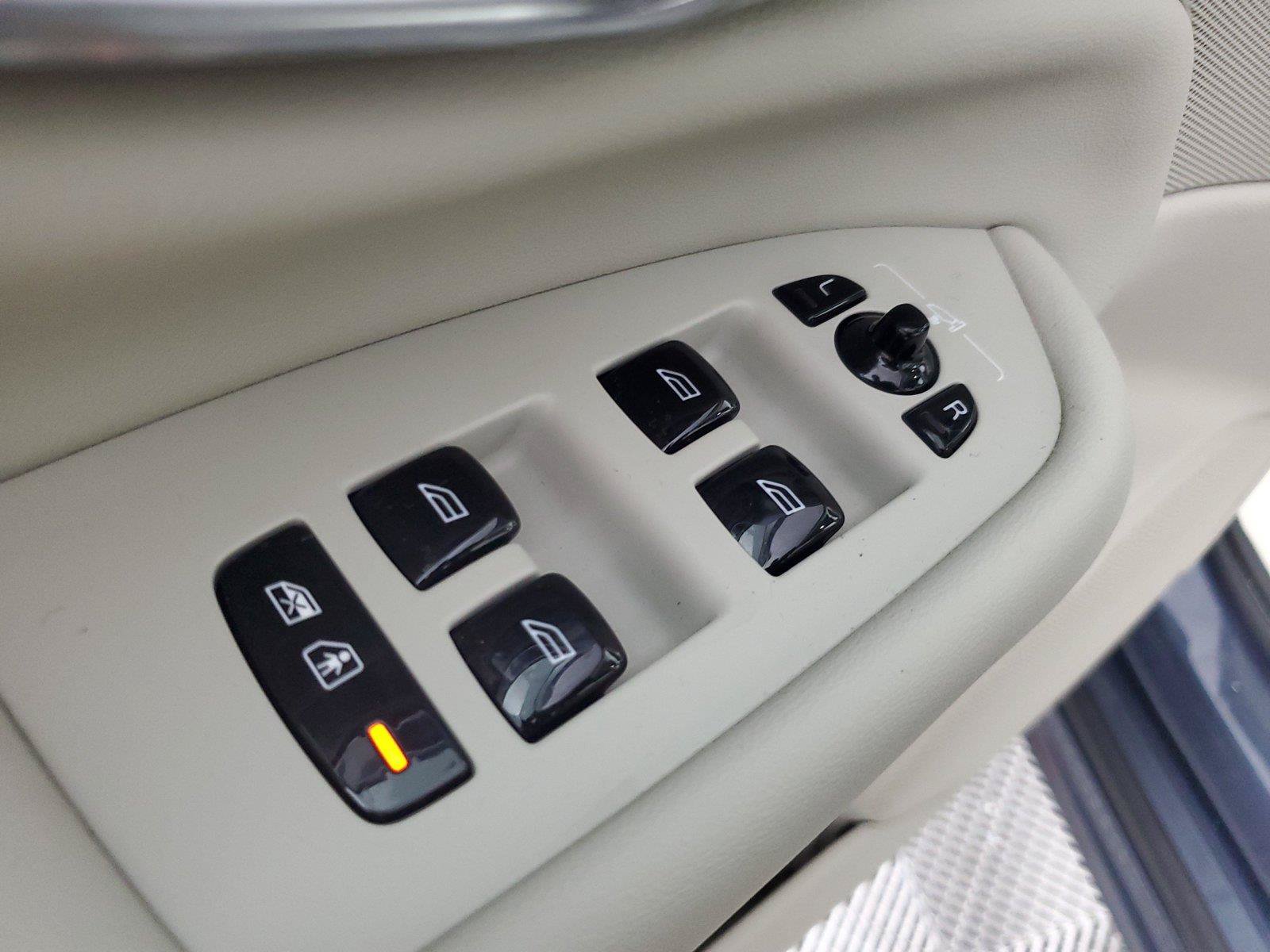 Certified 2026 Volvo XC90 B6 Ultra AWD/4WD image 21