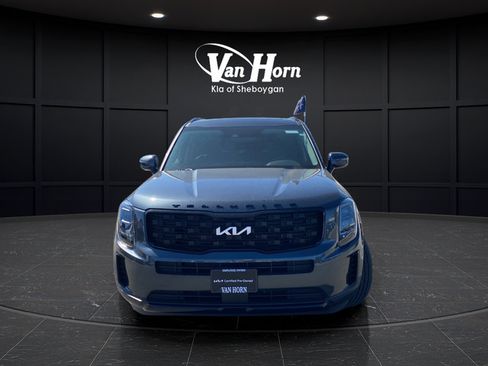 Certified 2022 Kia Telluride EX w/ EX Premium Package AWD/4WD image 2