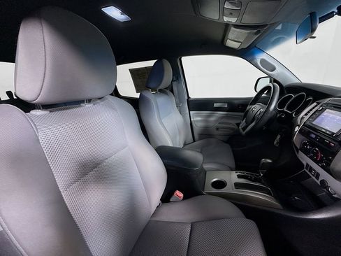 Used 2014 Toyota Tacoma PreRunner image 24