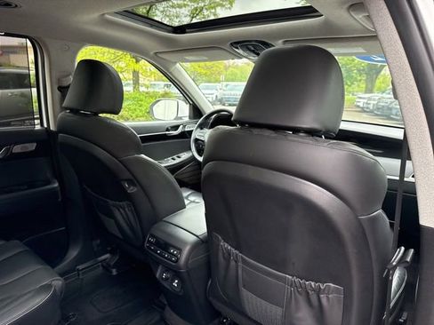 Used 2022 Hyundai Palisade Limited w/ Winter Package AWD/4WD image 26