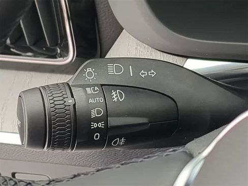 Used 2025 Volvo XC60 B5 Ultra image 26