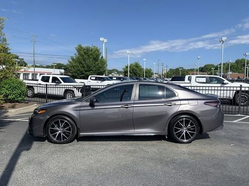 Used 2023 Toyota Camry SE w/ Convenience Package FWD image 5