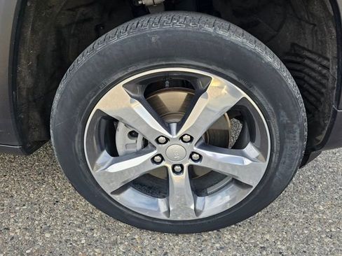 Used 2022 Jeep Grand Cherokee L Limited image 5