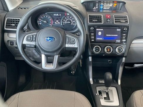 Used 2017 Subaru Forester 2.5i Premium AWD/4WD image 12