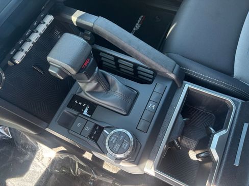 Used 2025 Toyota Tacoma TRD Off-Road image 46