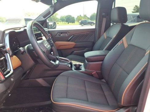 Used 2025 GMC Canyon AT4 w/ Nightfall Edition AWD/4WD image 24