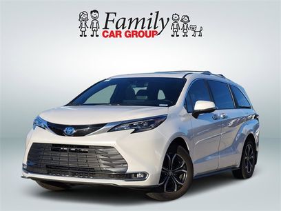 Used 2025 Toyota Sienna Platinum