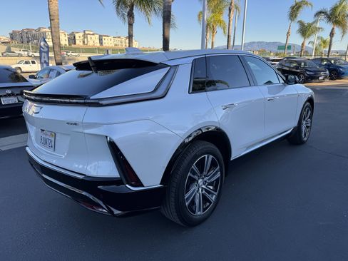Used 2024 Cadillac Lyriq Luxury image 10
