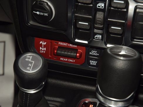 Used 2025 Jeep Gladiator Rubicon w/ Convenience Group image 33