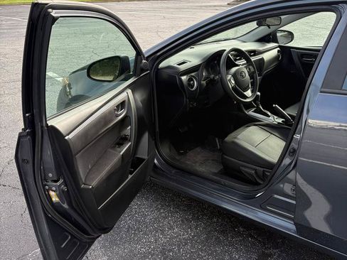 Used 2019 Toyota Corolla LE FWD image 9