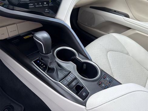 Used 2024 Toyota Camry XLE w/ Navigation Package image 30