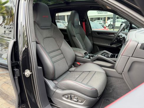 Used 2025 Porsche Cayenne GTS image 49