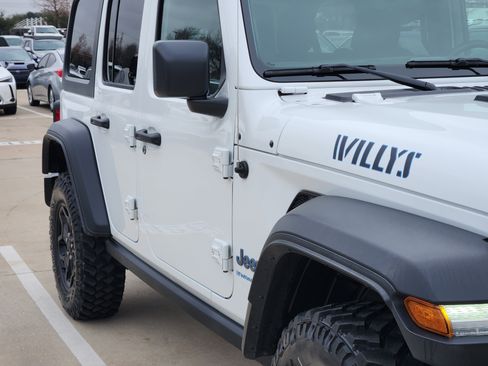 Used 2023 Jeep Wrangler Unlimited w/ Cold Weather Group image 8