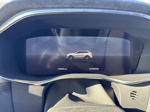 Used 2021 Jaguar F-PACE SVR image 6