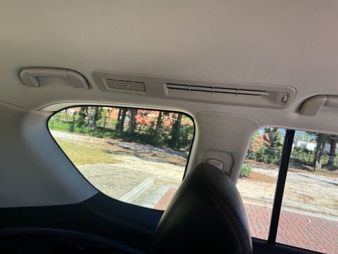 Used 2019 Nissan Armada SL w/ Premium Package image 19