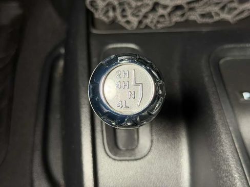 Used 2014 Jeep Wrangler Unlimited Sahara w/ Connectivity Group AWD/4WD image 32
