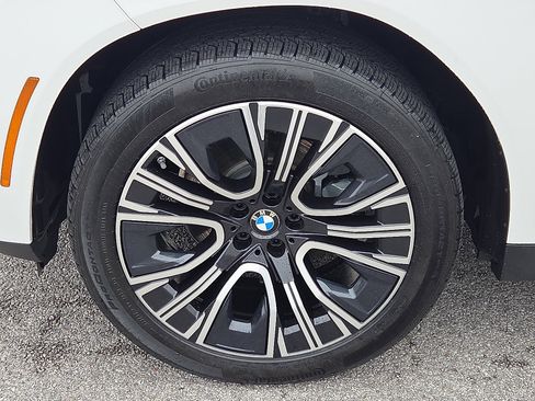 Used 2025 BMW X3 xDrive30i w/ Premium Package image 7