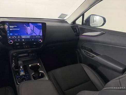 Used 2025 Lexus NX 250 FWD w/ Cold Area Package image 34
